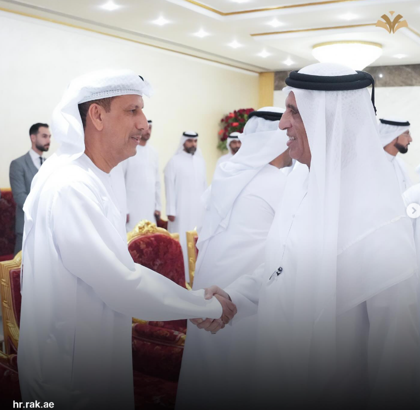 Read more about the article “تقديم التهاني بمناسبة شهر رمضان المبارك: وفد دائرة الموارد البشرية يزور سمو الشيخ سعود بن صقر القاسمي”