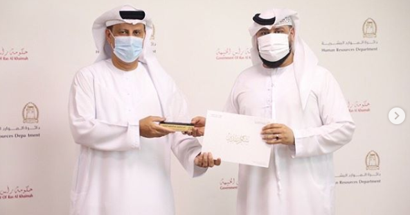 Read more about the article كرمت دائرة الموارد البشرية خريجي الدفعة الأولى من القيادات الاشرافية