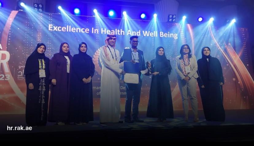 Read more about the article دائرة الموارد البشرية تفوز بجائزة إدارة جودة حياة العمل في مؤتمر SHRM MENA STAR AWARDS 2023